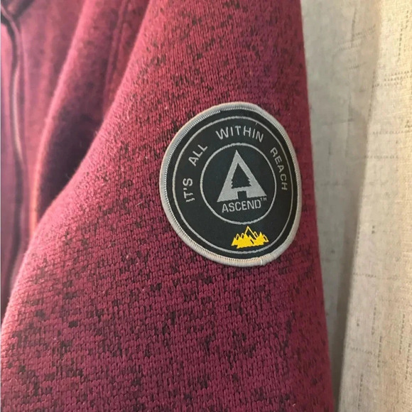 Ascend Women’s Full Zippered Sweater, Size S with Sherpa Lining. Purple/Black - Picture 6 of 8